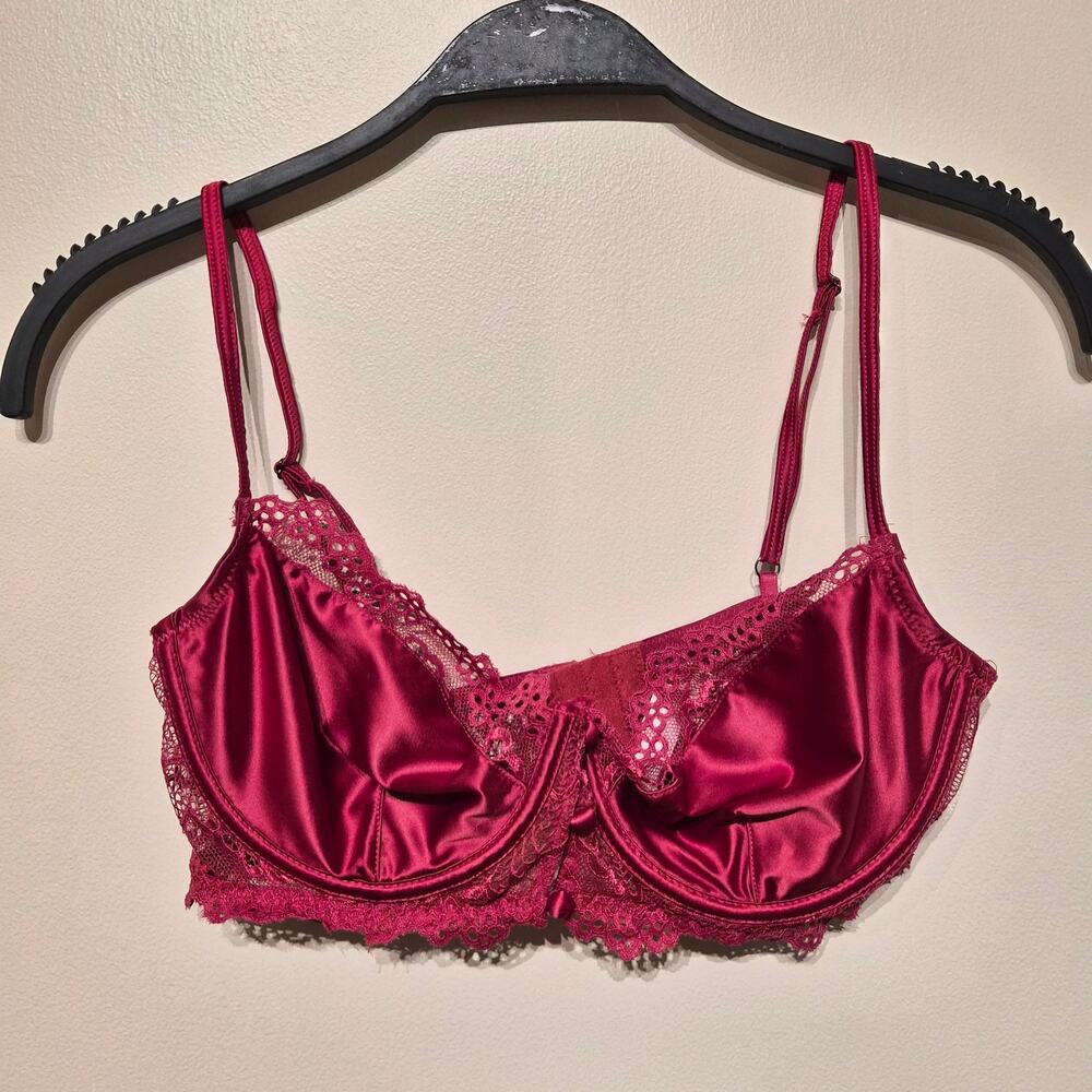 Out From Under 36C Bra Satin Finish Red Lace Hook and Eye Closure Underwire Sexy
